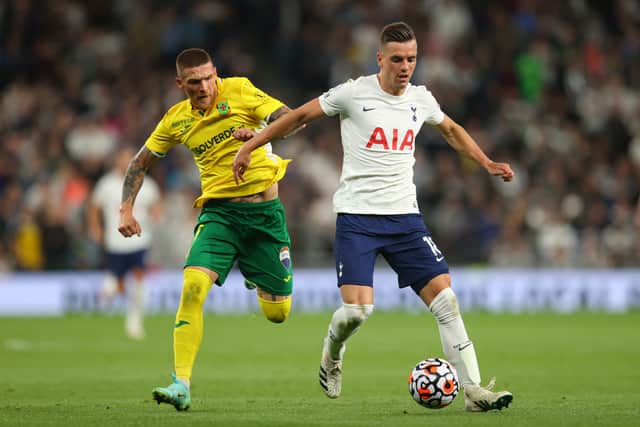 Giovani Lo Celso of Tottenham Hotspur and Vitorino Antunes (Photo by Catherine Ivill/Getty Images)