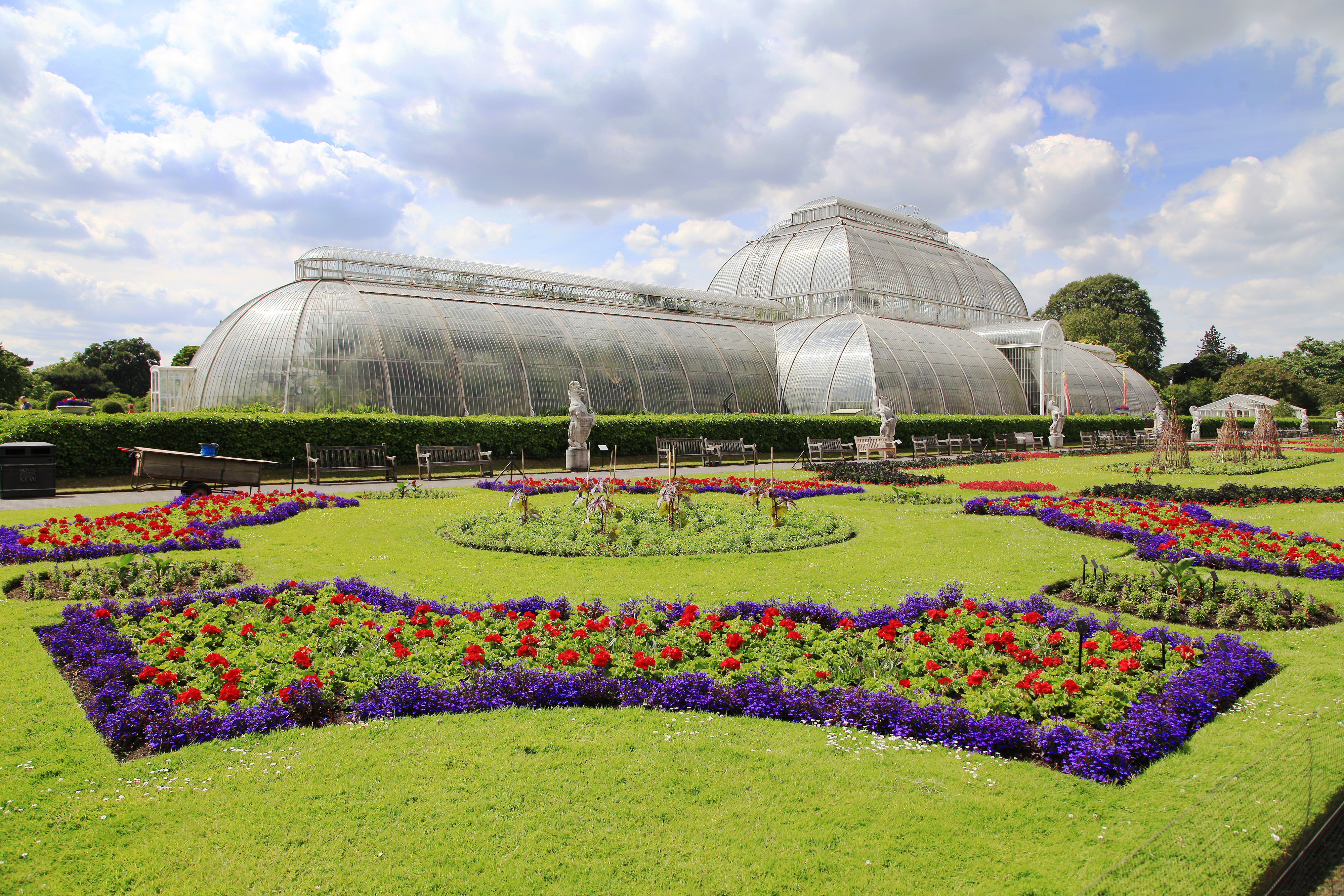London’s Kew Gardens breaks record for world’s largest living plant collection