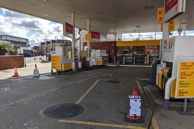 The Shell garage in Western Road, Mitcham, reveals it is out of fuel. Credit: Lynn Rusk
