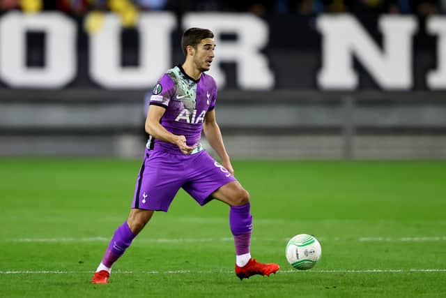 Harry Winks of Tottenham Hotspur controls the ball during the UEFA Europa (Photo by Martin Rose/Getty Images)