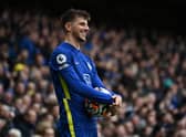 Mason Mount of Chelsea waits to take a corner kick during the Premier League match  (Photo by Shaun Botterill/Getty Images)