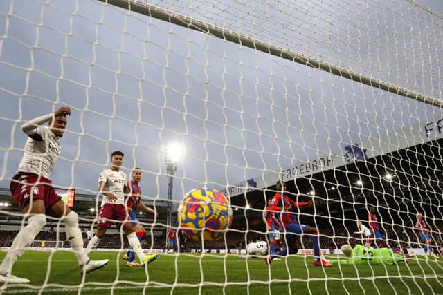 Matt Target (R) of Aston Villa scores their side’s first goal past Vicente Guaita (Photo by Ryan Pierse/Getty Images)