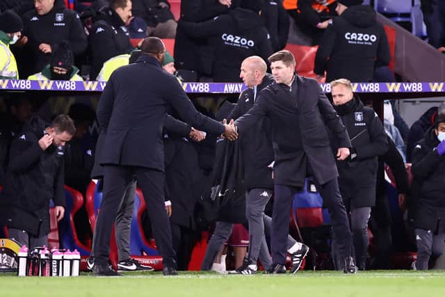 Steven Gerrard, Manager of Aston Villa shakes hands with Patrick Vieira (Photo by Ryan Pierse/Getty Images)
