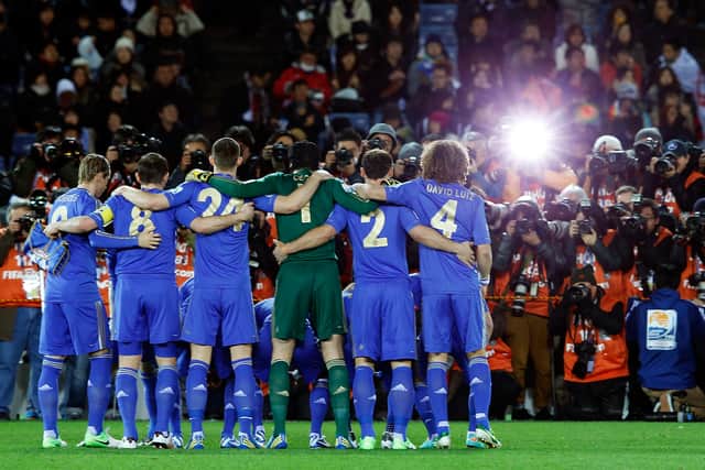 Chelsea players line up for the photo before  during the FIFA Club World Cup Final Match (Photo by Lintao Zhang/Getty Images)