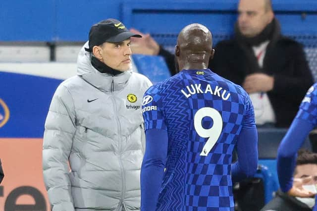 Head Coach Thomas Tuchel has words with Romelu Lukaku during the Premier League match (Photo by Robin Jones/Getty Images)