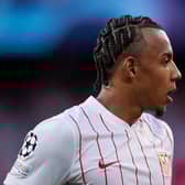 Chelsea are in talks with Jules Kounde’s representatives. 