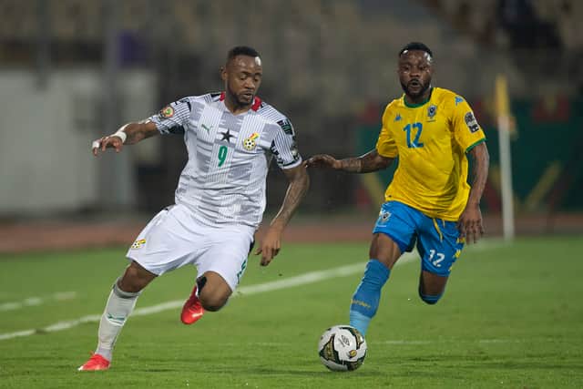 GUÃLOR KANGA of Gabon and JORDAN AYEW of Ghana during the Group C (Photo by Visionhaus/Getty Images)