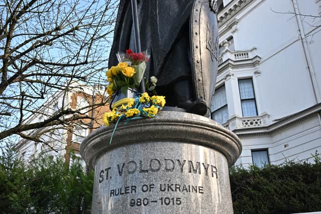 A statue in Holland Park