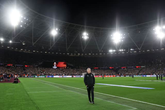 David Moyes stands in front of a record West Ham crowd at the London Stadium for the match against Sevilla. Credit: Julian Finney/Getty Images