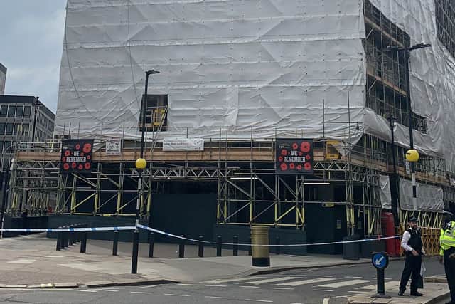 Roads have been closed in Westminster after a man was seen standing atop scaffolding. Photo: Claudia Marquis/LondonWorld