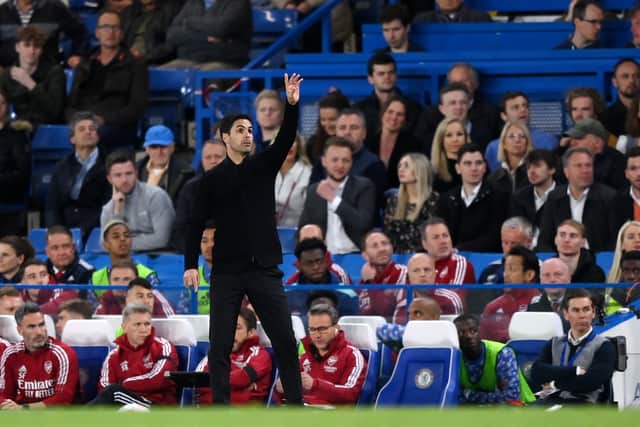  Mikel Arteta, Manager of Arsenal gives their team instructions during the Premier League match (Photo by Justin Setterfield/Getty Images)