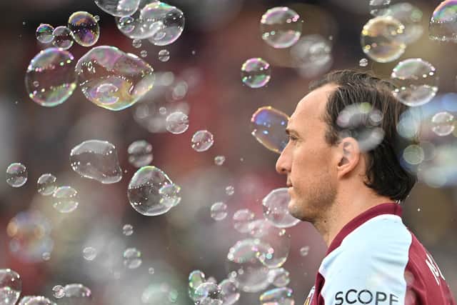 Mark Noble reacts during the English Premier League football match between West Ham United and Arsenal (Photo by BEN STANSALL/AFP via Getty Images)