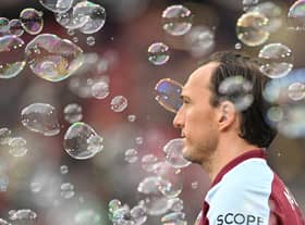 Mark Noble reacts during the English Premier League football match between West Ham United and Arsenal (Photo by BEN STANSALL/AFP via Getty Images)