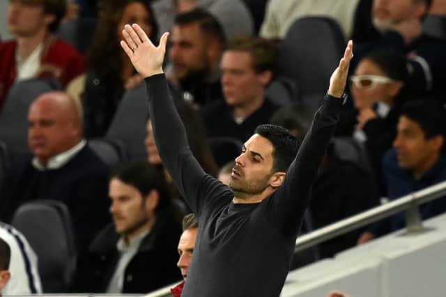 Mikel Arteta gestures on the touchline during the English Premier League football match (Photo by GLYN KIRK/AFP via Getty Images)