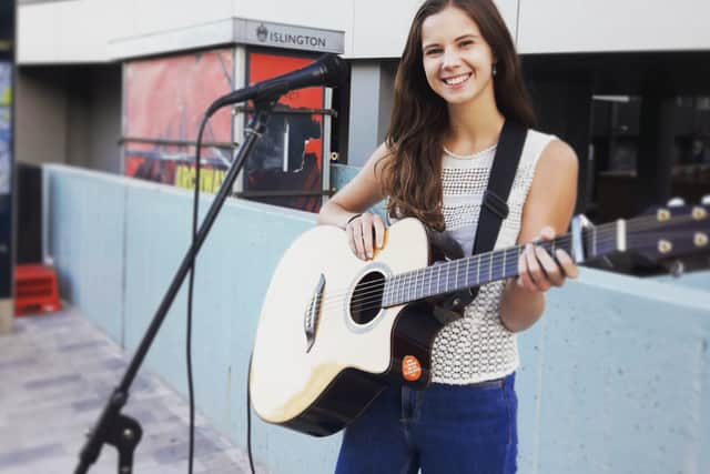 Busker Zoe Wren gives LondonWorld the inside track on busking on the Tube. Credit: Zoe Wren