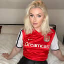 Arsenal fan Elsa Thora quit waitressing and now makes twice her annual salary a month on OnlyFans. Credit: Elsa Thora / SWNS