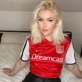 Arsenal fan Elsa Thora quit waitressing and now makes twice her annual salary a month on OnlyFans. Credit: Elsa Thora / SWNS