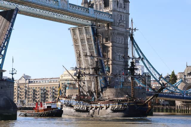 The Götheborg passing under Tower Bridge. Credit: Kei Kunimatsu