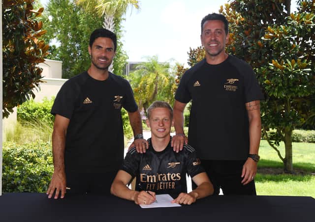 Arsenal Manager Mikel Arteta and (R) Director of Football Edu with new signing Oleksandr Zinchenko  (Photo by Stuart MacFarlane/Arsenal FC via Getty Images)