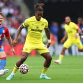 Ivan Toney of Brentford controls the ball in the 2021/22 instalment of Crystal Palace vs Brentford