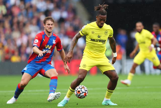 Ivan Toney of Brentford controls the ball in the 2021/22 instalment of Crystal Palace vs Brentford