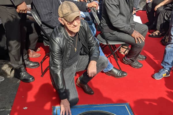Mick ‘Woody’ Woodmansey unveils David Bowie plaque in Camden. Photo: LondonWorld 