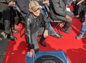 Mick ‘Woody’ Woodmansey unveils David Bowie plaque in Camden. Photo: LondonWorld 