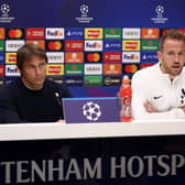  Antonio Conte, Head Coach of Tottenham Hotspur and Harry Kane of Tottenham Hotspur  (Photo by Warren Little/Getty Images)