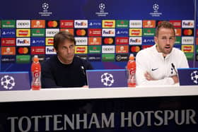  Antonio Conte, Head Coach of Tottenham Hotspur and Harry Kane of Tottenham Hotspur  (Photo by Warren Little/Getty Images)