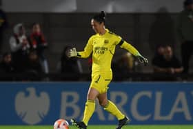 Manuela Zinsberger has agreed a new contract with Arsenal.