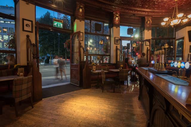Haunted toilets and a poltergeist called Robert at the Viaduct Tavern