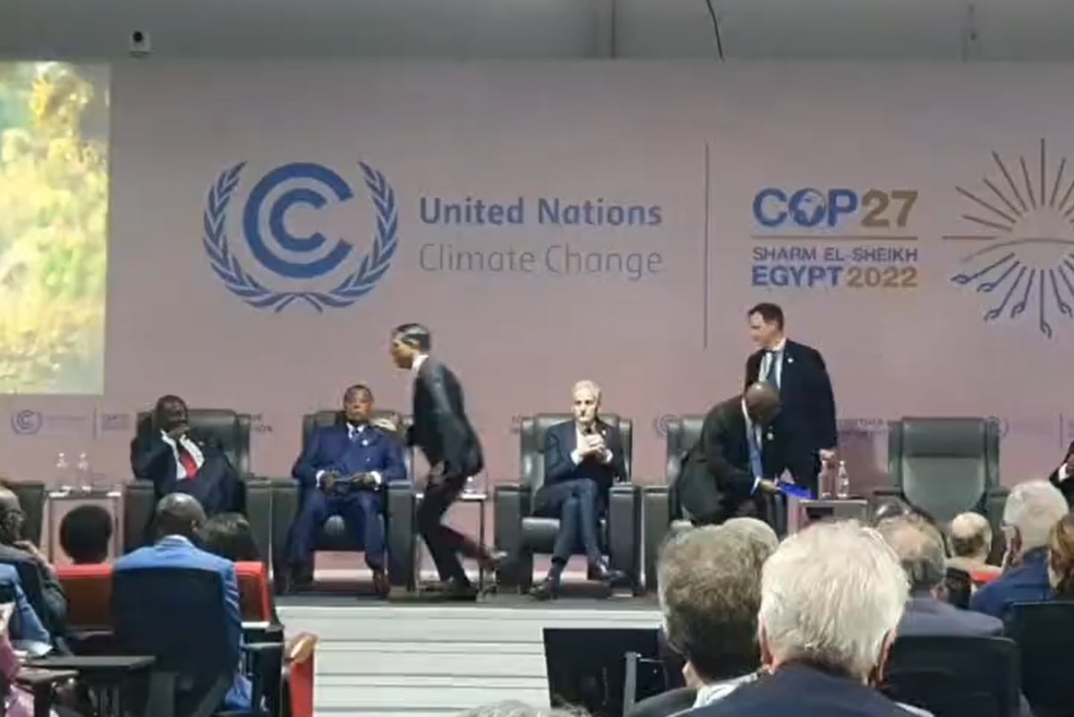 Rishi Sunak is rushed out of room by aides at COP 27 | LondonWorld