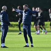 Graham Potter (C) takes a team training session at Chelsea’s Cobham training facility in Stoke D’Abernon, southwest of London (Photo by Glyn KIRK / AFP) (Photo by GLYN KIRK/AFP via Getty Images)