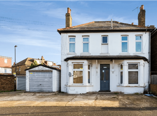 This Croydon studio property available for under £200,000; an ideal buy for first time buyers in South London