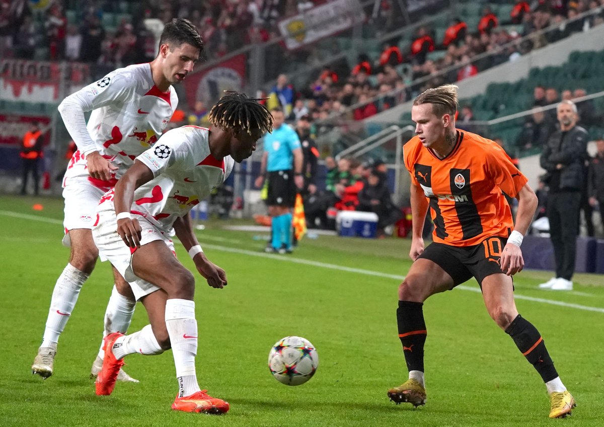 Arsenal hold ‘advantage’ over rival as ‘second bid’ prepared