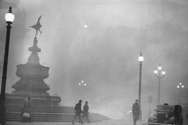 Heavy smog in Piccadilly Circus on December 6 1952. Credit: Getty Images
