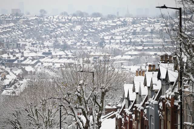 Snow-covered rooftops in London (Photo: Getty Images)