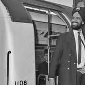 Amar Singh proudly wearing his turban, complete with London Transport roundel pin badge.
