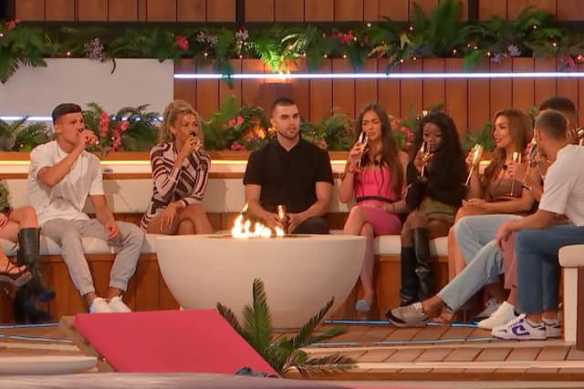 love_island_sr9_ep8_03.jpg