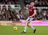  Declan Rice of West Ham United on the ball during the Premier League match (Photo by George Wood/Getty Images)