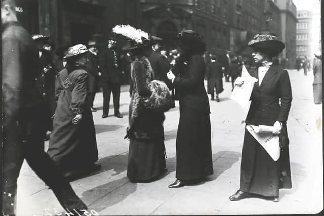 Suffragette raid scenes at Bow Street, 2nd May, 1913, Princess Duleep Singh (Sophia Duleep Singh) talking to sister suffragettes. (Photo by Hulton Archive/Getty Images)