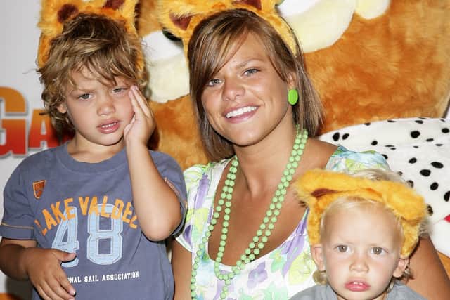 Jade Goody and her sons Bobby Jack (L) and Freddie arrive at the UK Gala Screening of "Garfield 2: A Tail Of Two Kitties" at Vue West End, Leicester Square on July 16, 2006 in London, England. (Photo by Claire Greenway/Getty Images)
