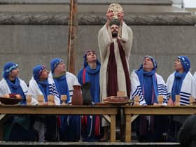 Wintershall’s performance of the crucifixion in Trafalgar Square pulls in thousands of people. Credit: Daniel Leal: AFP via Getty Images.