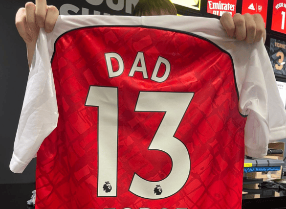 Tom will wear an Arsenal shirt with ‘Dad’ and ‘George’ on the back when he runs.