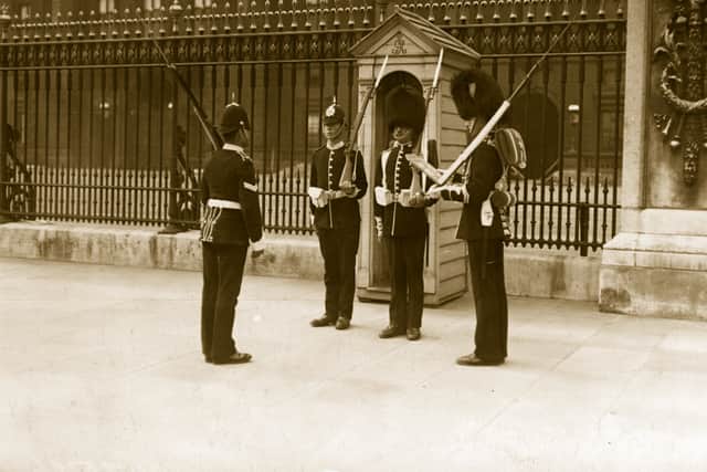 The Changing of the Guard ceremony at Buckingham Palace in 1912. (Photo by Hulton Archive/Getty Images)