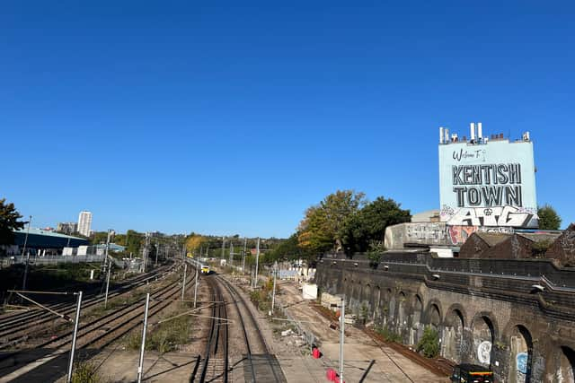 The rail tracks running through Kentish Town. (Photo by André Langlois)