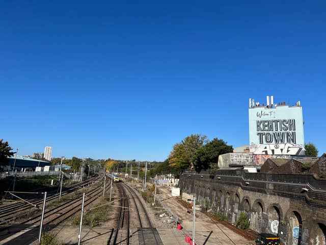 The rail tracks running through Kentish Town. (Photo by André Langlois)