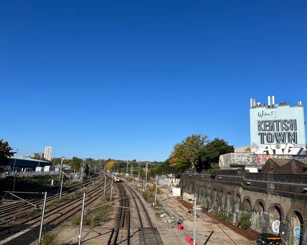The rail tracks running through Kentish Town. (Photo by André Langlois)