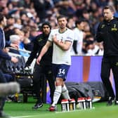 Clement Lenglet of Tottenham Hotspur is substituted off with an injury before reacting to Ryan Mason (Photo by Clive Rose/Getty Images)