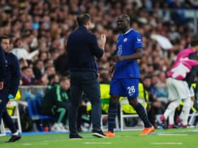Frank Lampard, Caretaker Manager of Chelsea, speaks with Kalidou Koulibaly of Chelsea (Photo by Angel Martinez/Getty Images)